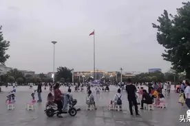郸城大广场，为啥都爱来这图片