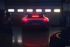 越来越尴尬的贯穿式尾灯图片