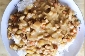 用牛奶做的咖喱饭更香。图片