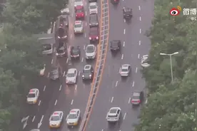 沈阳此刻哗哗大雨，下班路上注意安全图片