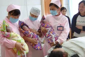 “宫”姓爸爸喜得三胞胎，上户口时民警笑道：长大后来我这上班图片