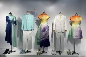 杭州亚运会礼仪服装、官方体育服饰发布“云舒霞卷”色彩斑斓图片