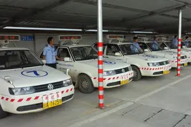 A2驾照什么来头？真除了高铁啥都能开？图片