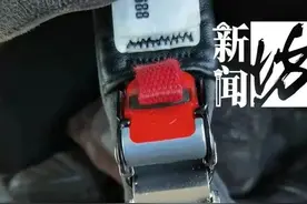 命悬一线！沪一摩托车手行驶中突遭“割喉”！行车记录仪拍下惊险一幕图片