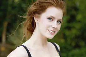 昔日影后褪去星光变主妇？姐弟恋12年依然甜蜜图片