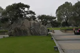 武汉一处有光荣战史的军用机场遗址   现已成商务与旅游的胜地图片