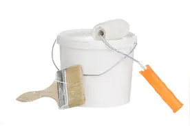 泰州七旬老人倒垃圾走失，仅凭油漆桶，养父母找回糊涂“孩子”图片