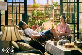 小舍得：张国立的养老房，比肩别墅，后院喝茶赏花，不像普通家庭图片