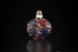 收藏不打眼；鉴赏解读清晚期套料佛八宝鼻烟壶图片