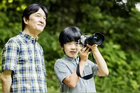 日本皇室发照庆独苗小王子14岁生日！穿格子衫亮相，个子偏矮呀图片