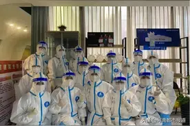 手套秒变“爱心气球”，六院的大白太有才图片