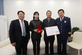 詹寿旺政委到安徽慰问烈士家属图片