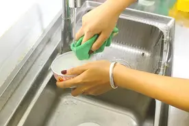 女性家务全包，竟然会对身体有害？做家务时，应牢记4点准则图片