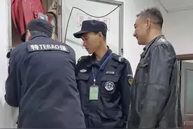 保安，在平凡的岗位上默默奉献图片