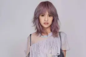 杨丞琳15年前发布《暧昧》，能让对方主动表白，委屈算什么？图片