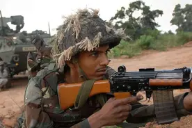 记者签下“生死状”，探访敏感地带，巴铁男孩忍不住对着镜头哭了图片