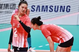 女排全运会服装“秀”：张常宁穿红色很美，丁霞蓝色配马尾辫图片