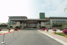 拿到教师资格证，这些岗位等你挑，收入不输在编老师图片