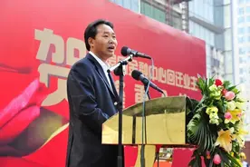 水泥搬运工怎么成为湛江首富图片