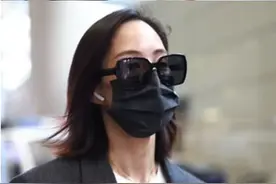 张钧甯风波后现身显憔悴，妈妈硬气发文：不要勉强，不适应就回来图片