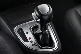 C2驾驶证，为什么不能开手自一体汽车？老司机：被这3点制约图片