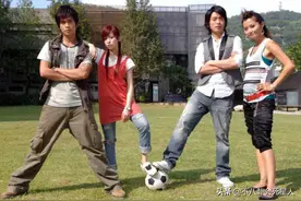 台偶里的丑男主，眯眯眼、香肠嘴、脸型崎岖，当年我怎么看得下去图片