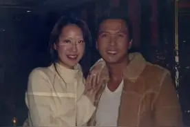 甄子丹庆结婚18周年，晒照表白汪诗诗，两人相识三月闪婚恩爱至今图片