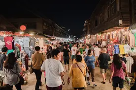 地摊经济“复活”：阿里1688推扶持政策， “摊主”可获最高200万元赊购进货款图片