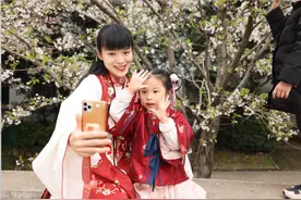 她用手势舞把古诗词唱出来，法律硕士变身“幼师”收获400万粉丝图片