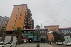 信阳一拆迁安置小区交钥匙已3年，如今仍不通天然气电梯成摆设图片