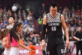 韩德君：父母为让他练球变卖家产，遭辽宁队淘汰后又被本家人召回图片