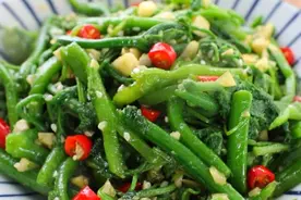 南瓜尖还能吃你知道吗？比吃肉还舒服，高蛋白高营养，上桌秒光图片