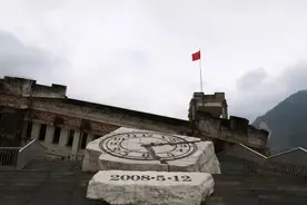 汶川地震13周年：36个泪流满面的瞬间图片