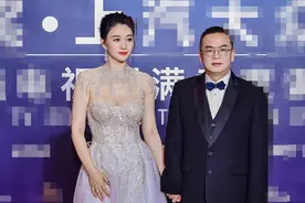 华鼎奖李小冉好身材引热议，王丽坤穿鱼尾裙状态超赞，网友：绝了图片