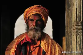 那个78年不吃饭不排泄的印度“苦行僧”，红极一时，他现状如何？图片