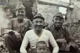 抗战罕见日军“亲华”老照片：小女孩的眼神，让人看着揪心！图片