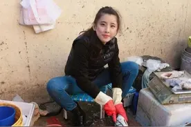 17岁山寨版王祖贤现身菜市场，摆摊贴补家用，立志游学当主厨图片