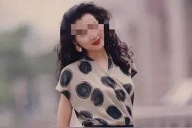 天生一副王炸尤物，出道31年有12段情史：53岁的她怎么成这样了？图片