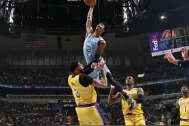 就是爱隔扣！莫兰特再次尝试死亡之扣，这一次浓眉哥险受胯下之辱图片