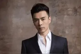 清华学霸柏栩栩：与李易峰同台选秀，现为男主播，被赞有康辉范儿图片