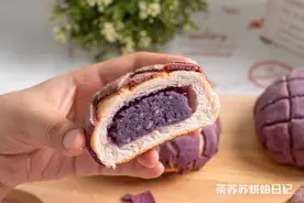 别去外面买菠萝包！自己做暄软喷香，本周早餐不愁了图片