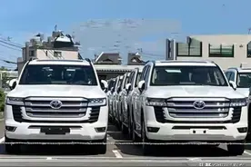 2022款陆地巡洋舰，挑动女人心！颜值巅峰图片