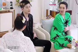 被秦海璐穿过的那些牌子，简直就是中年姐姐穿搭的模版图片