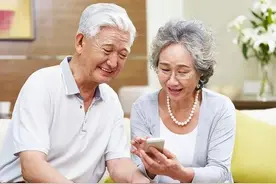 老年人使用智能手机必须学会的3个功能，操作简单，一看就会图片