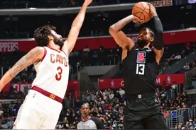 轰26+7，塞克斯顿完爆乔治！连续3场上演大爆冷，骑士快开顶薪吧图片