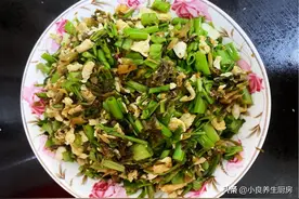 冬季，这菜湖南人天天吃，8分钟出锅，酸辣开胃，全家老小都爱吃图片