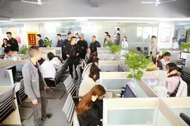 高价承揽店铺转让？深圳龙岗警方打掉一特大诈骗犯罪团伙 82名嫌疑人落网图片