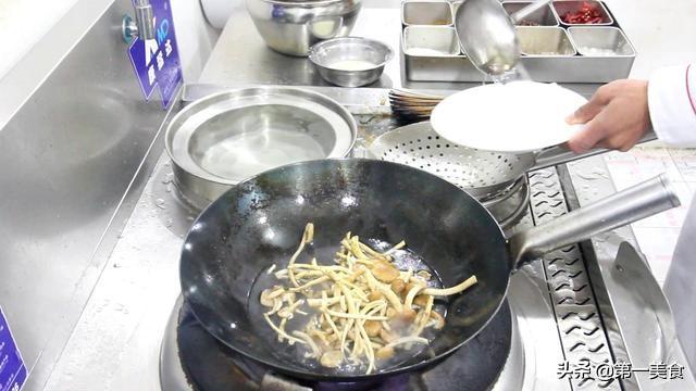 茶树菇这样吃最解馋，做法常见，简单又下饭，成本才几块钱
