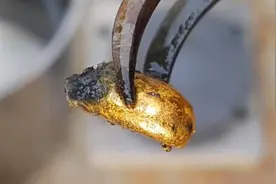 废旧电脑中竟暗藏了黄金！牛人亲自示范，教你“炼金术”视频封面