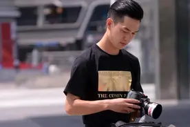 河南小伙撞脸李现走红，常被美女追着加微信，网友：相似度99%图片